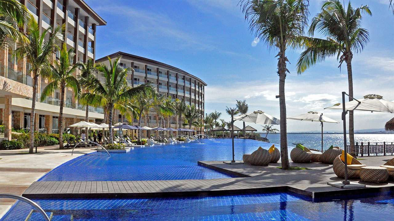 Get Some Fun in the Sun at Robinsons Lands First Luxury Hotel Resort