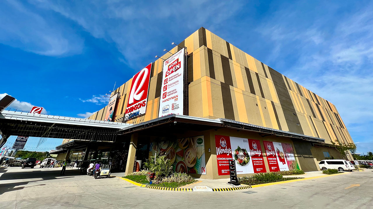 Happy Holidays: Robinsons Land Opens Its 54th Mall in Booming Gapan City