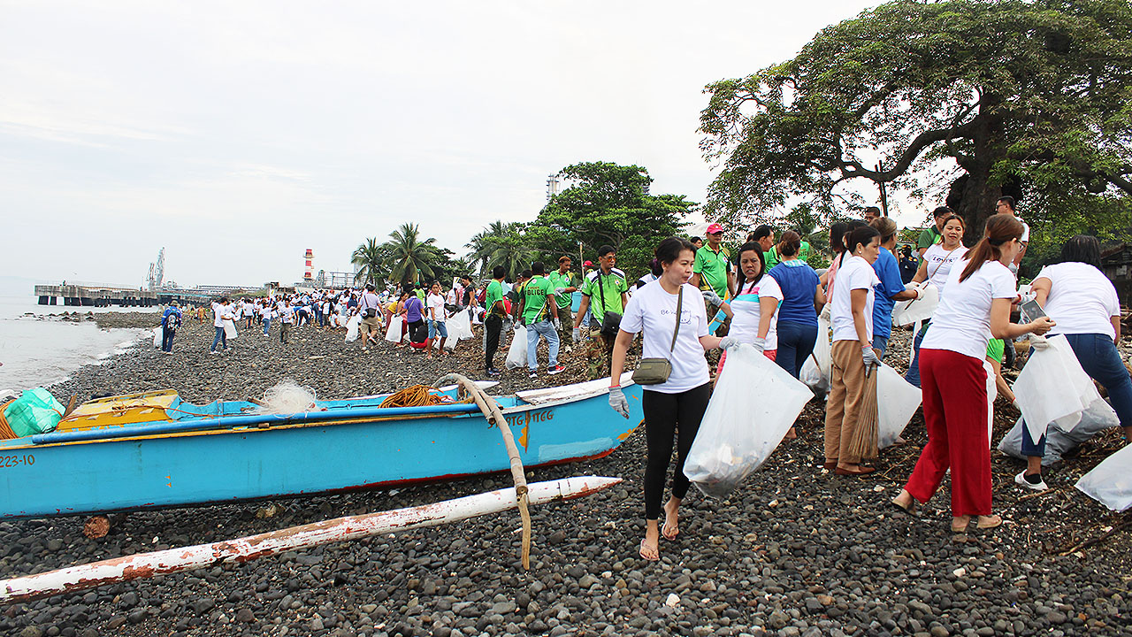 JGSOC Leads Its 16th International Coastal Cleanup in Batangas